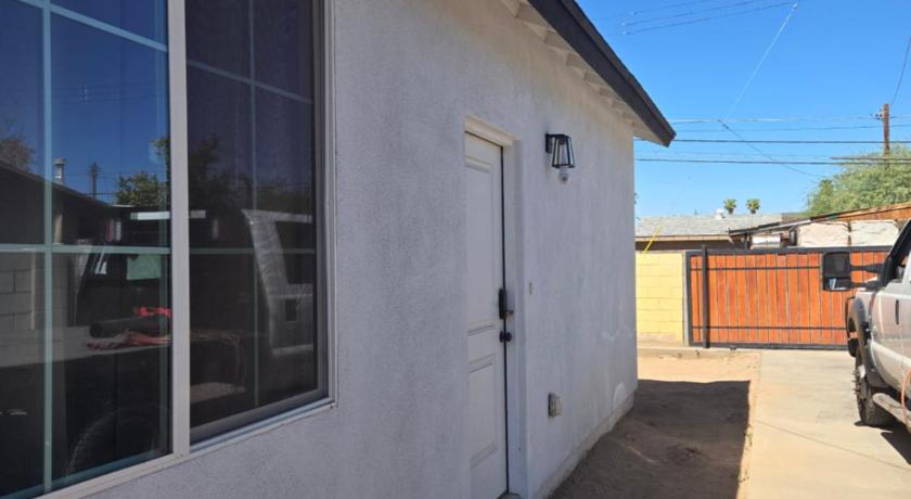 Casita in back house Not a hotel shared living