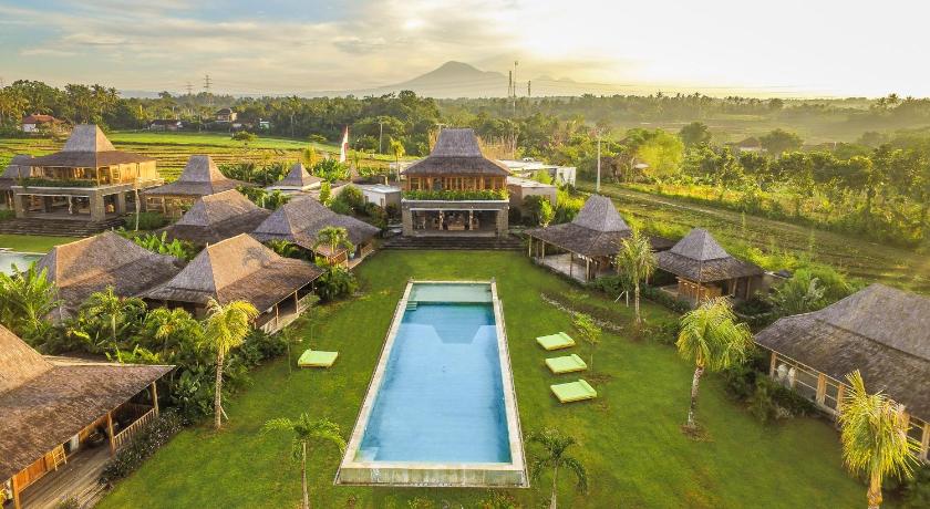 Image of Four-Bedroom Residence with Private Pool 9