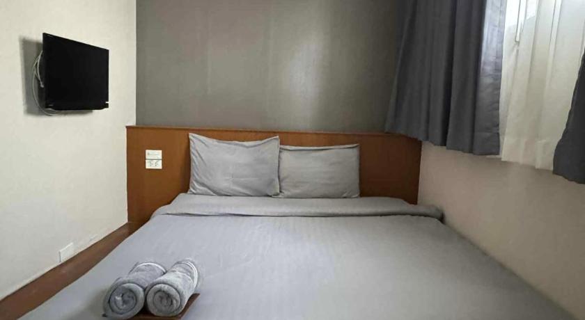 Image of Small Double Room 1