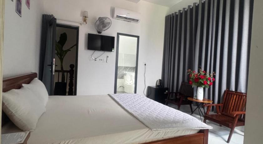 Phòng Có Giường Cỡ Queen Nhìn Ra Biển (Queen Room with Sea View)tooltipPhòng Có Giường Cỡ Queen Nhìn Ra Biển (Queen Room with Sea View)