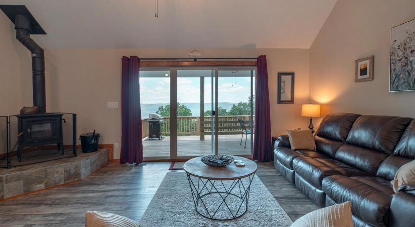 ライリー・ビル Sunset Cabin Privacy, Views, HotTub, Firepit, BBQ, Pets 3つ星 宿泊施設 スイート