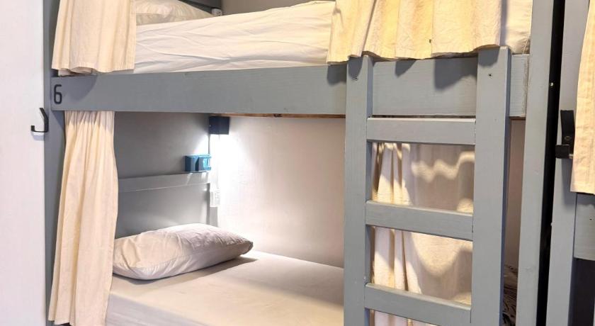 Image of Bed in 8-Bed Mixed Dormitory Room 1