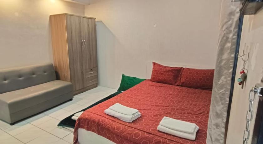 Hat Yai Gift house # 5 minutes to Central festival 3-Star Guesthouse pool