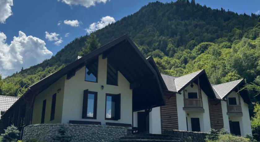 Cabana la Poarta Codrului