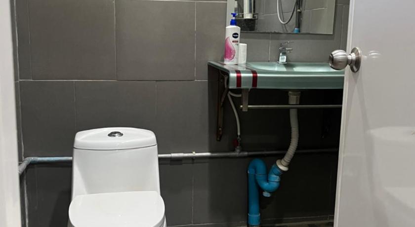 クチナライ AJ Pizza and Steakhouse 4つ星 ゲストハウス 客室