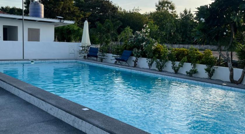 クチナライ AJ Pizza and Steakhouse 4つ星 ゲストハウス 外観