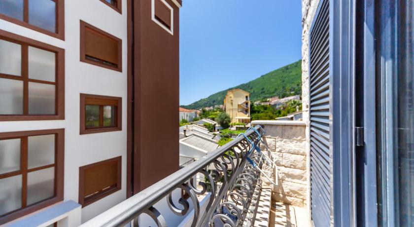 Opium Mar Apartments photo