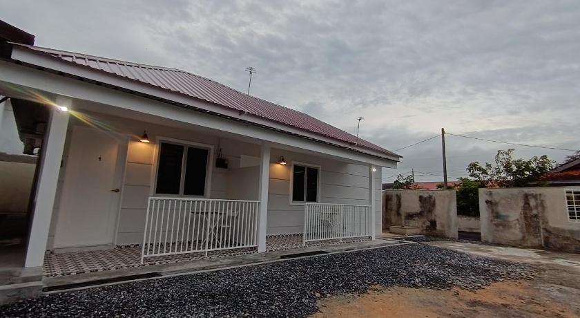 カンガー Homestay Rahmat 2 4つ星 ゲストハウス 外観