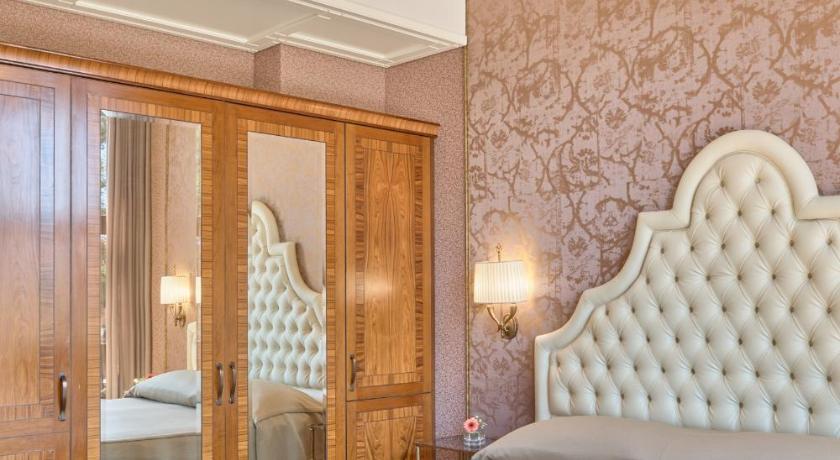 Image of Habitación doble Deluxe con vistas al canal Nuovo Small (Deluxe Rio Novo Small Canal View Double or Twin Room) 9