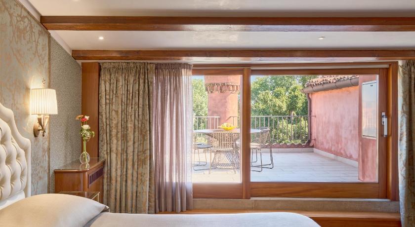 Image of Suite Junior Rooftop doble o con 2 camas (Rooftop Double or Twin Junior Suite) 5