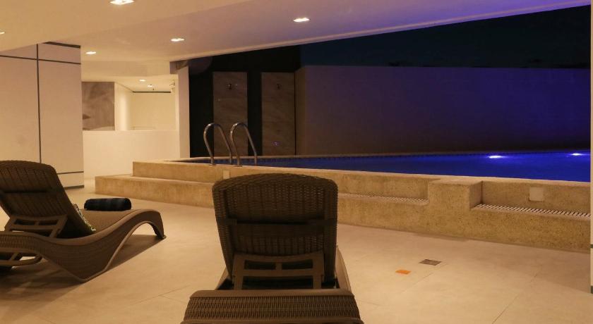Warm and Cozy Studio with Balcony - image 11