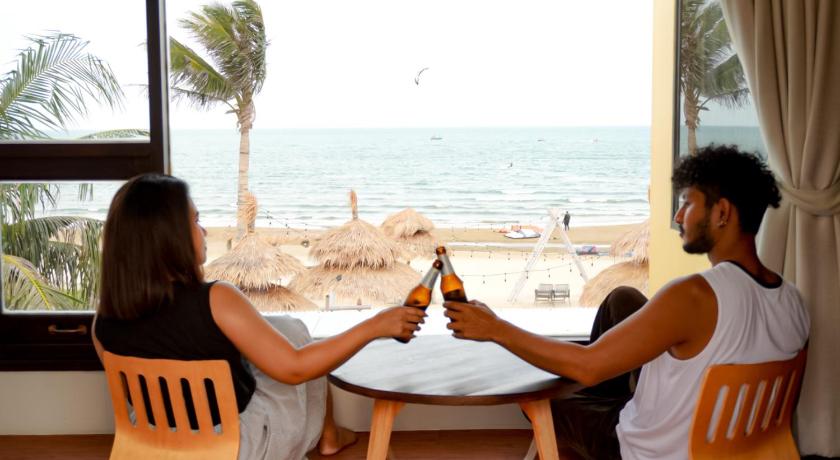 华欣 / 七岩 Demi Beach Concept Pranburi 酒店 泳池