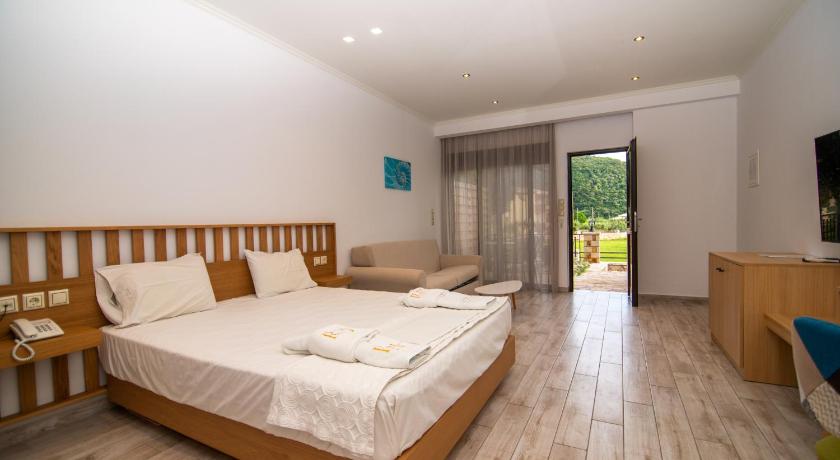 Image of Quadruple Room with Garden View 5