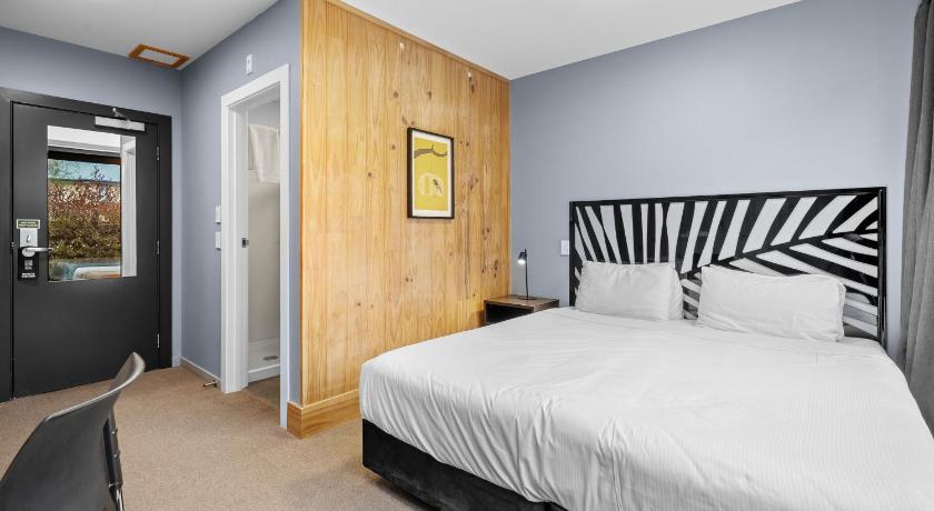 Image of Double Annex 6