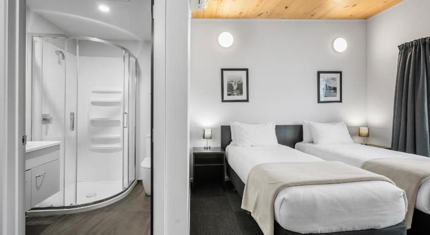 Image of Studio - 2 people 1