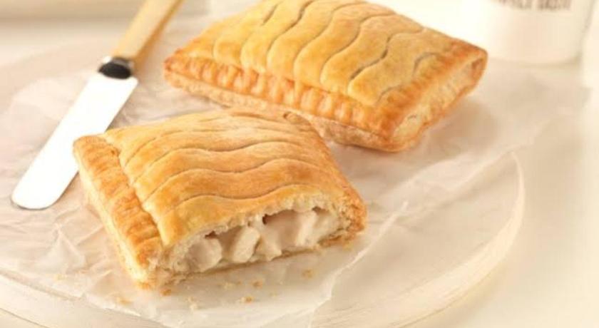 クチナライ AJ Pizza and Steakhouse 4つ星 ゲストハウス プール