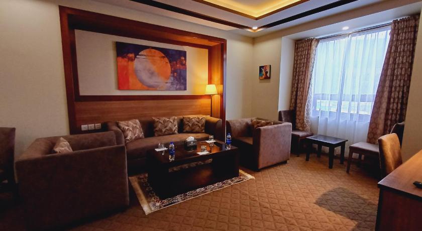 Image of Executive Suite 4