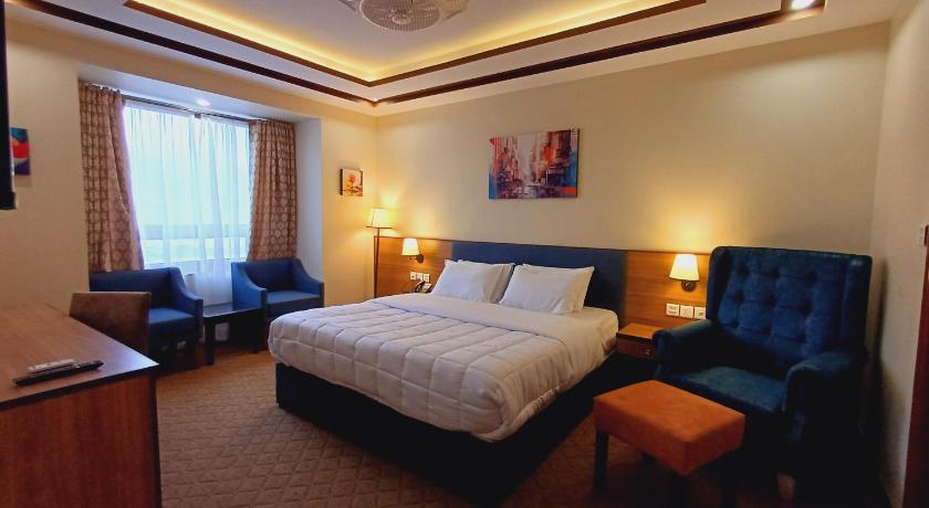 Image of Executive Suite 2