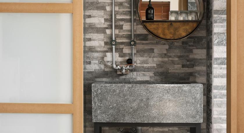 Image of Apartment with Shower 3