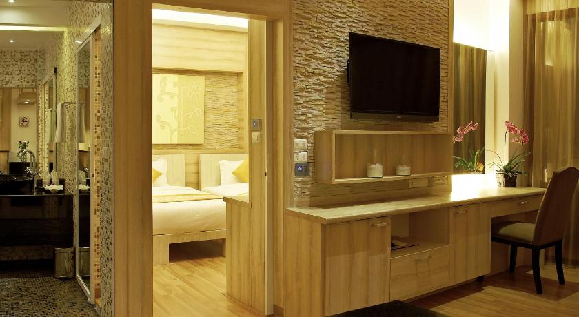 Image of Junior Suite with Jacuzzi 9