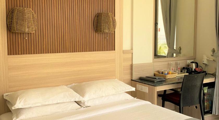 Image of Queen Room with Sea View 5