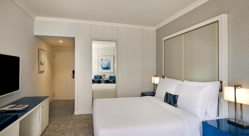 Image of Guest Room with Balcony - King Bed 7