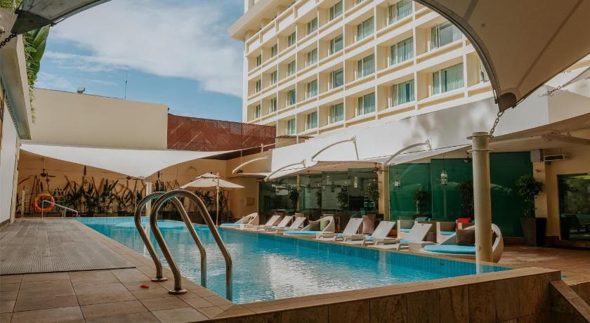 Radisson Hotel Brunei - image 10