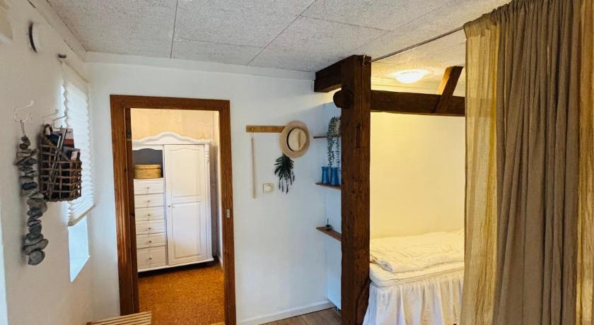 Image of Apartment 5