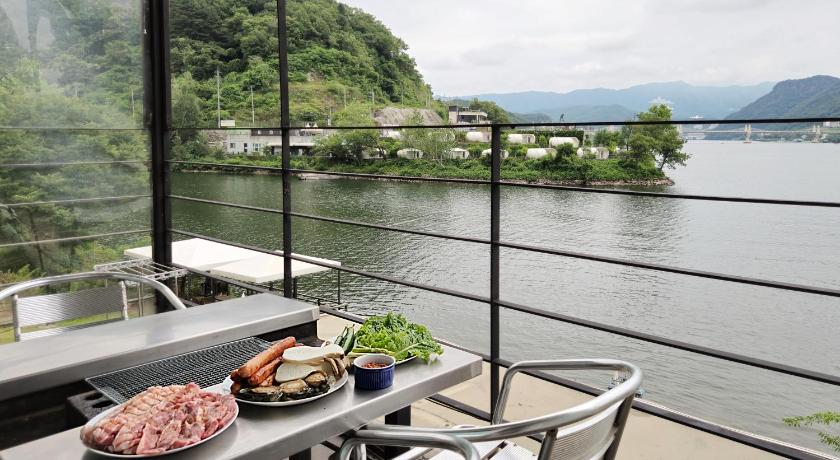 加平 Interlaken Stay 4つ星 ホテル レストラン