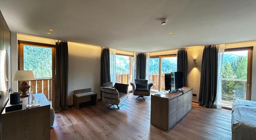 Image of Deluxe Junior Suite 4
