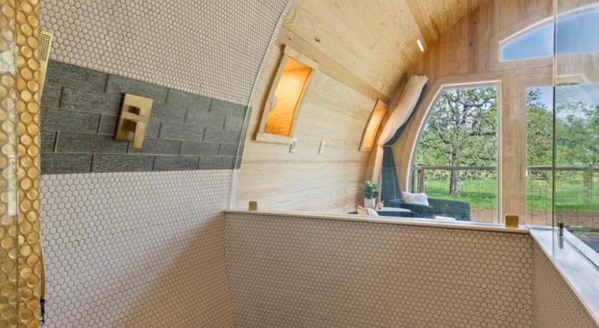 弗雷德里克斯堡 Romantic Chardonnay Wine Barrel Cabin 住宿 泳池