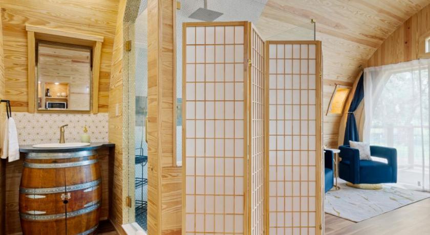 弗雷德里克斯堡 Romantic Chardonnay Wine Barrel Cabin 住宿 景观