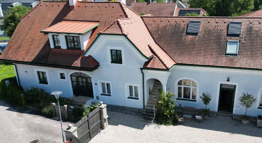 ロイドリング Apartment Altes Kino 4つ星 ゲストハウス レストラン