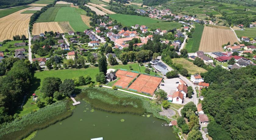 ロイドリング Apartment Altes Kino 4つ星 ゲストハウス プール