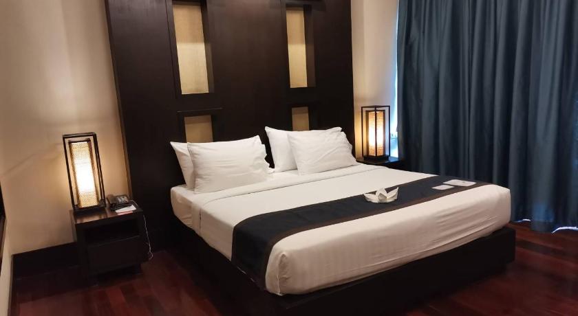 Image of Deluxe Double Bed 5
