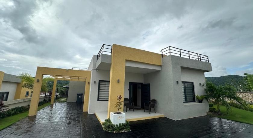 Pyramid Point Vacation Stay