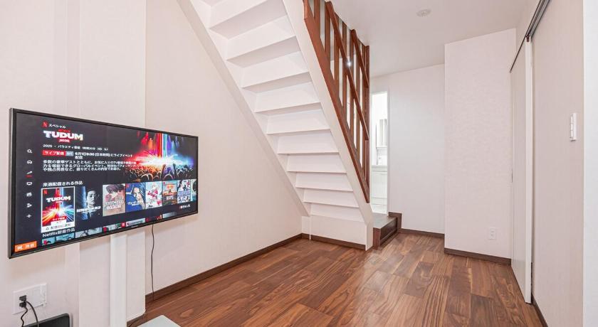 东京 Ueno home 10-minute walk from Ueno Station, 4-minute walk from Inaricho Station, 10-minute walk to A 3星级 住宿 餐厅
