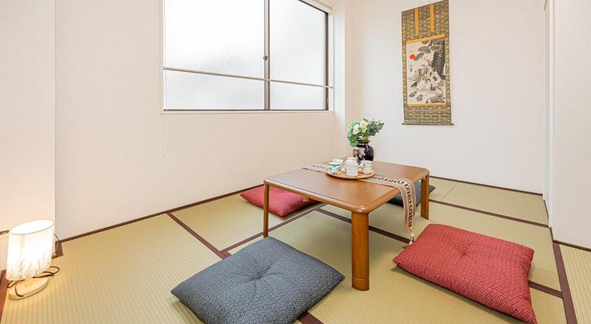 东京 Ueno home 10-minute walk from Ueno Station, 4-minute walk from Inaricho Station, 10-minute walk to A 3星级 住宿 套房