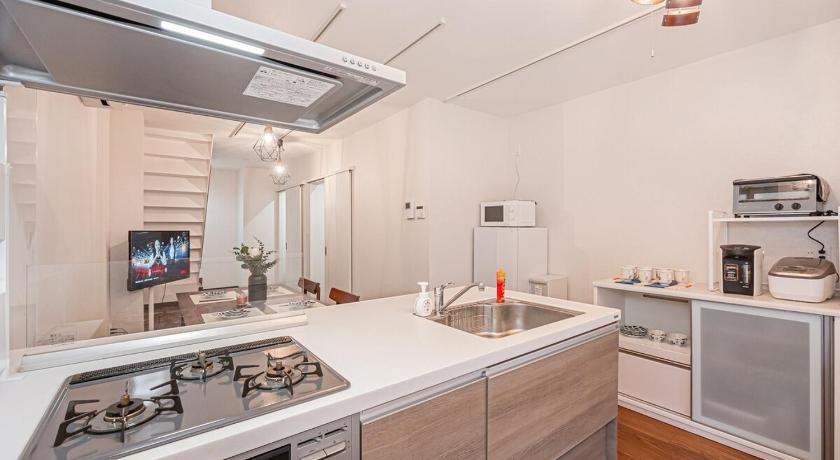 东京 Ueno home 10-minute walk from Ueno Station, 4-minute walk from Inaricho Station, 10-minute walk to A 3星级 住宿 餐厅