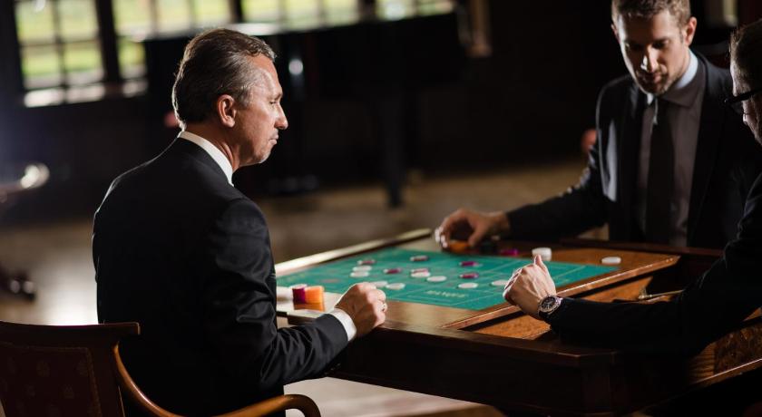 ラロクシュムジュシュ Szidonia Castle 4つ星 ホテル スイート