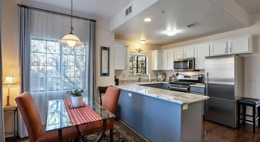 Grasshopper Lane Getaway- Your Sedona Oasis