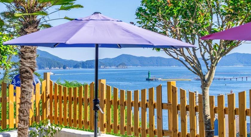 統営 Tongyeong Travel Guest Pension 2つ星 ゲストハウス プール