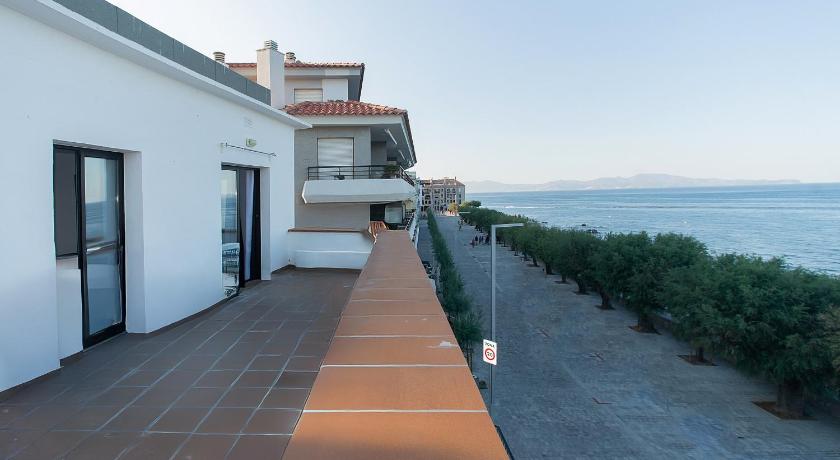 WELCS APARTAMENTO 274 EMP primera linea de mar