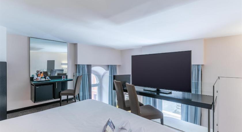Image of Junior Suite - Split Level 0