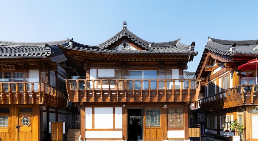 Seoul Hanok Khaki, Eunpyeong Hanok Village Accommodation pool