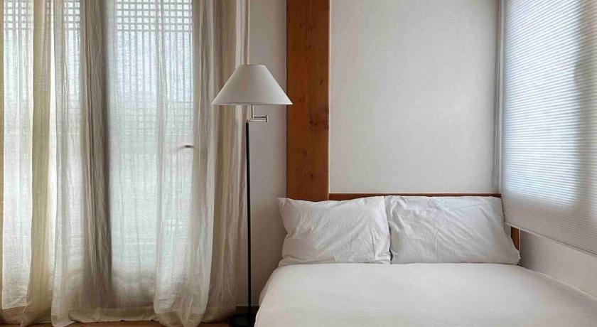 Seoul Hanok Khaki, Eunpyeong Hanok Village Accommodation pool