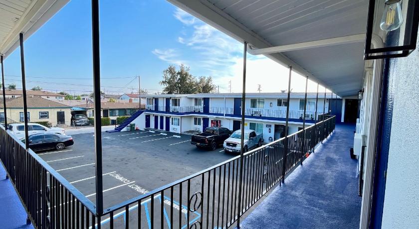 Del Aire Inn Hotel – Inglewood, CA