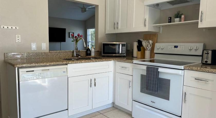 새러소타 (FL) Comfortable Stay Near Golf Attractions Rm3 shared home 4성급 숙소 외관