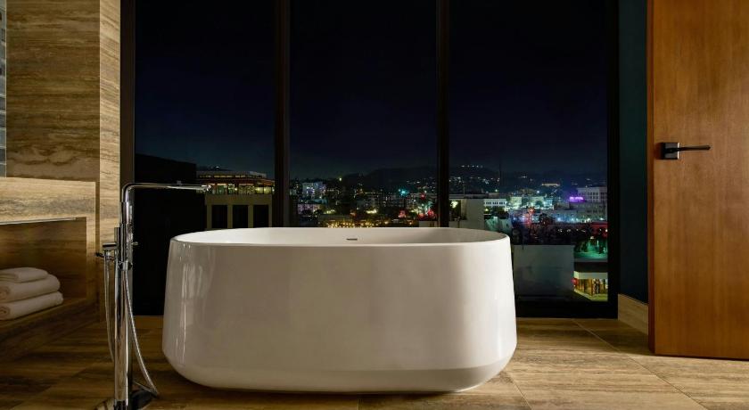 Image of The Grande Presidential King Suite 2
