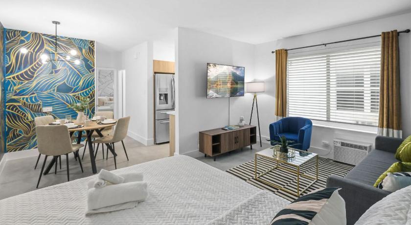 Miami Beach Harding Apartments by Andes STR 3-Star Accommodation pool